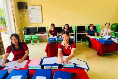 Chấm Hồ sơ sổ sách chào mừng ngày PHỤ NỮ VIỆT NAM 20/10